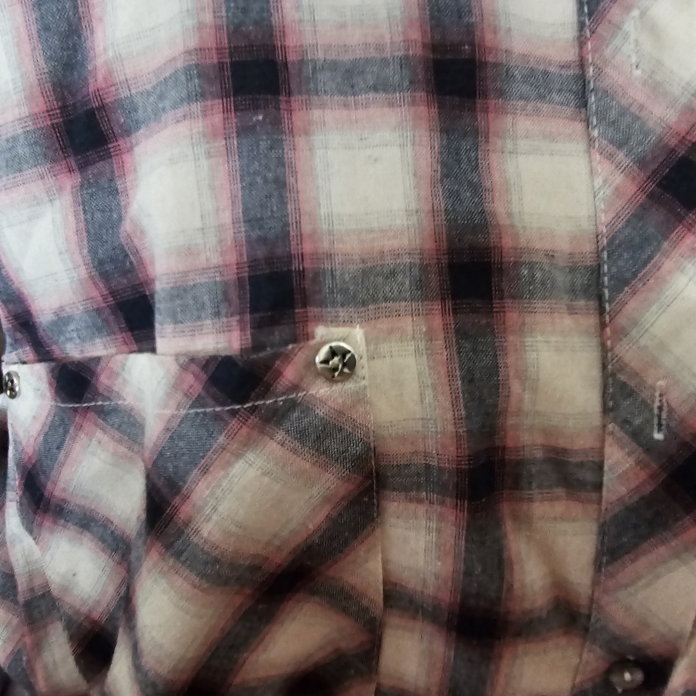 POL Plaid Button-Up Shirt in White, Pink & Navy L Large - Picture 7 of 7